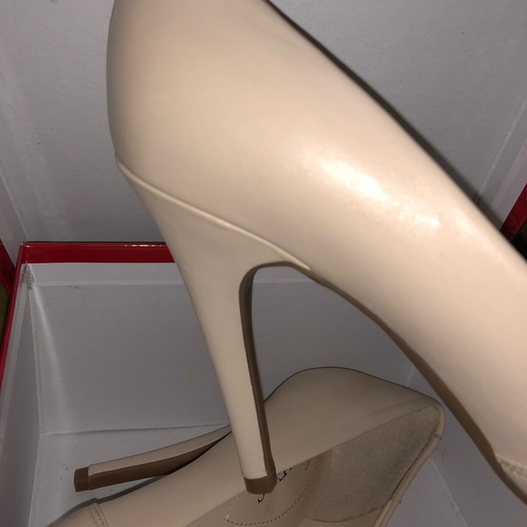 Guess WGLAVONNIA, women’s 7 1/2- M - Picture 4 of 5